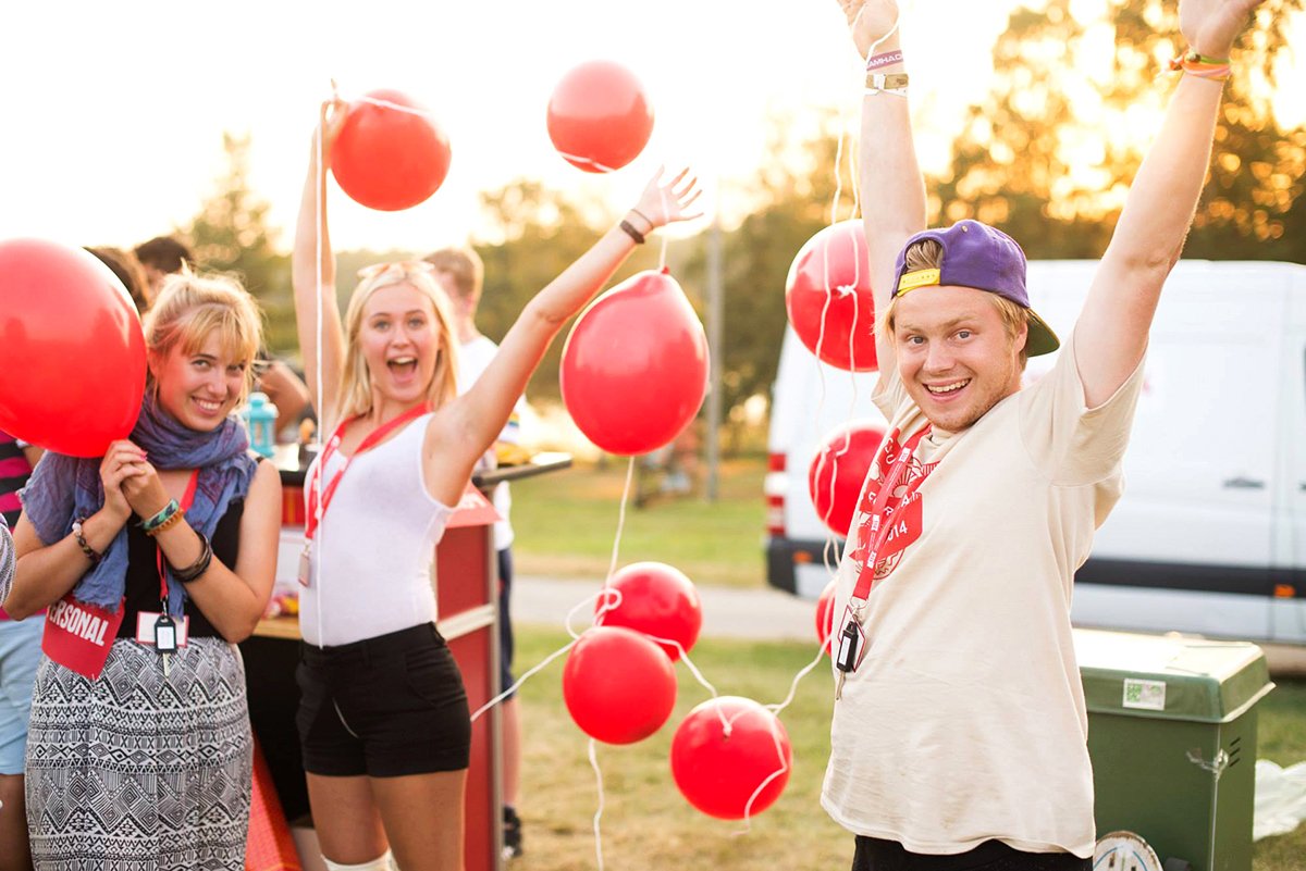 深圳VI設計 深圳VI策劃 瑞典社會民主青年SSU聯盟品牌升級 合影