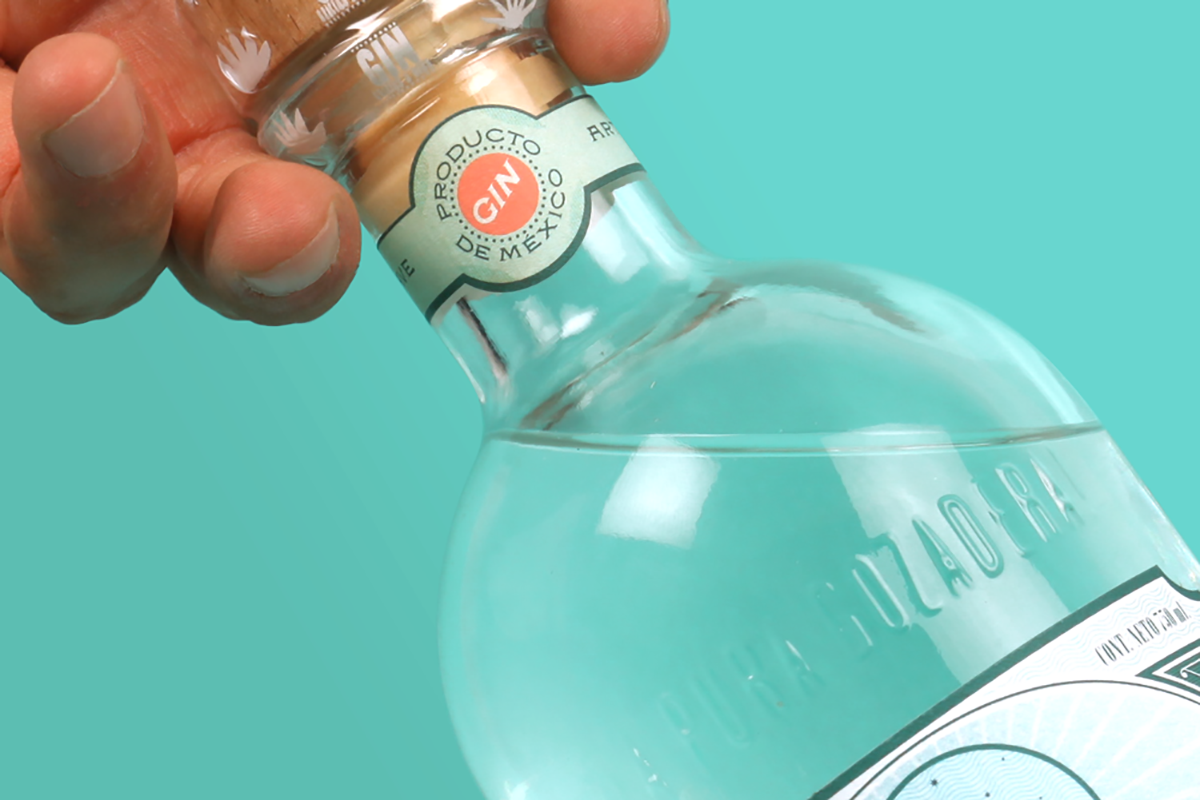 深圳品牌設計 深圳品牌策劃 Gracias a Dios杜松子酒VI形象設計 瓶貼展示