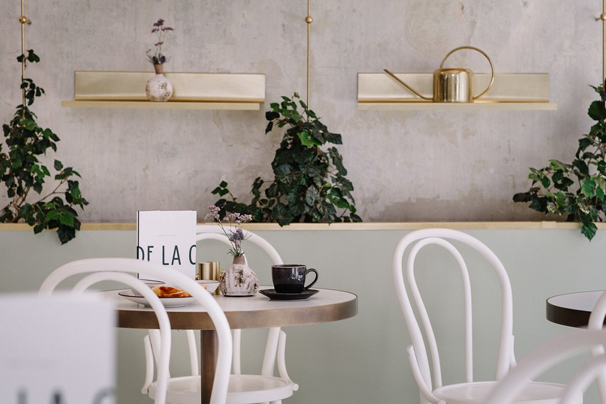 深圳VI設計 深圳VI策劃 CREME DE LA CREME甜品店形象設計 空間設計