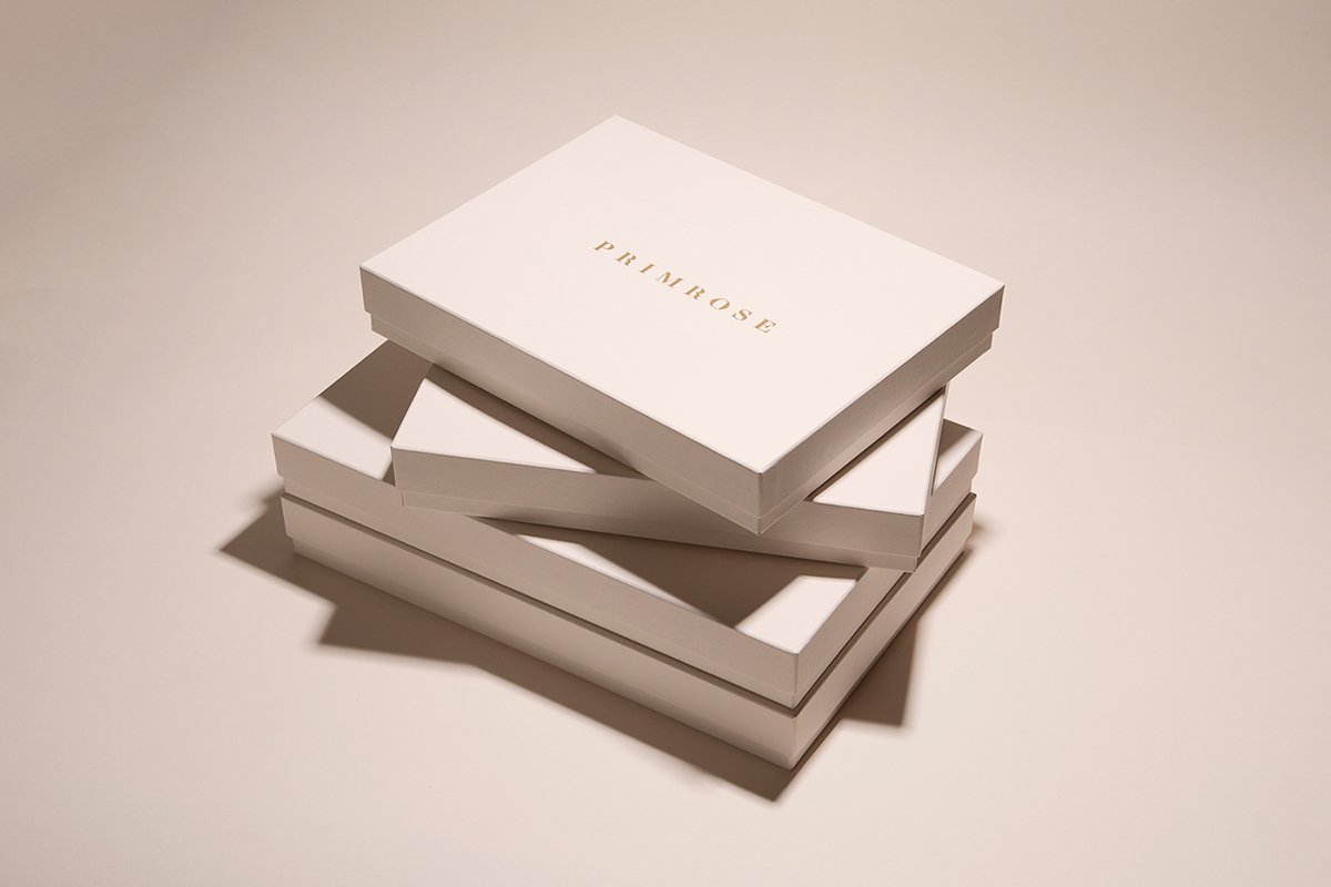 服裝品牌VI設(shè)計，深圳VI設(shè)計，深圳品牌識別設(shè)計，深圳品牌視覺識別塑造，深圳包裝設(shè)計，左右格局