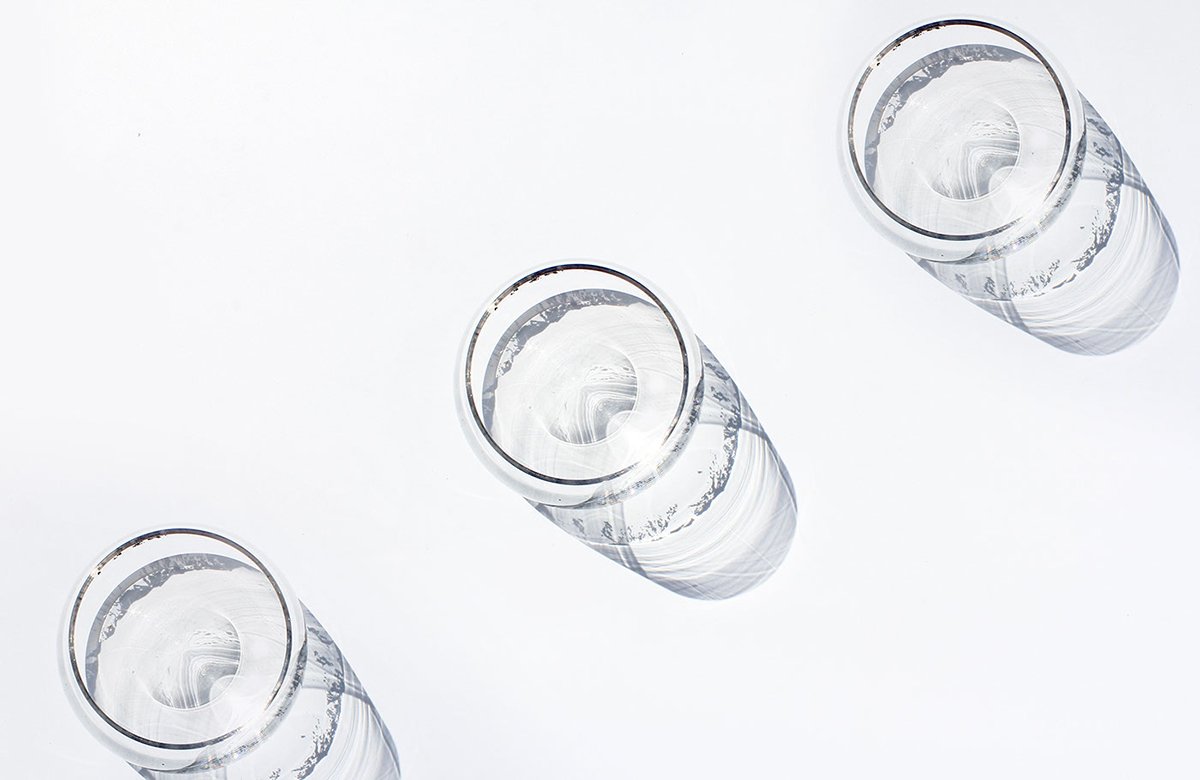 MānukaHoney蜂蜜風(fēng)味葡萄酒品牌包裝設(shè)計(jì)欣賞，葡萄酒品牌，酒品牌設(shè)計(jì)，酒品牌策劃，酒品牌全案策劃，酒品牌形象塑造，深圳品牌設(shè)計(jì)，深圳品牌策劃，深圳品牌全案策劃，深圳品牌形象塑造，左右格局    