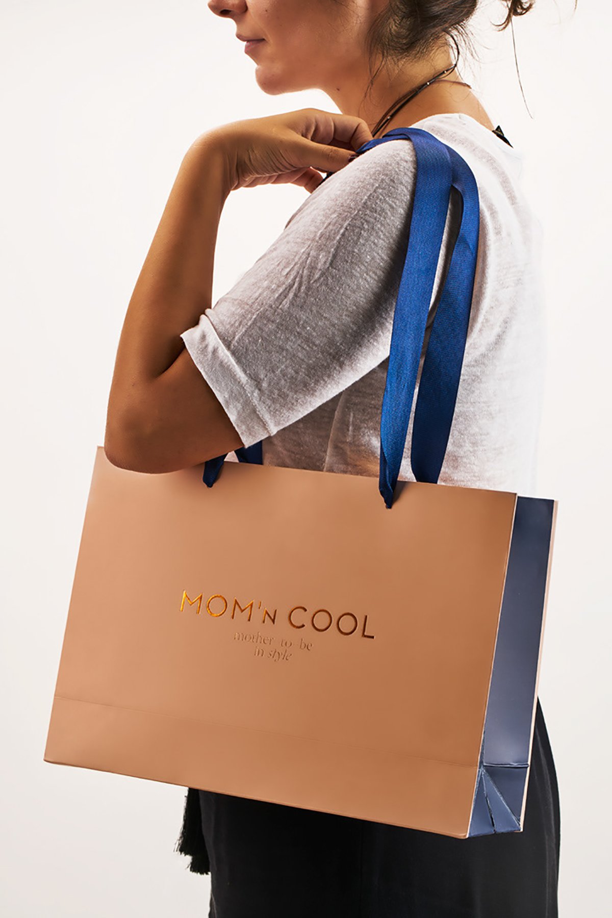 高端服裝品牌VI設(shè)計(jì)清單 高端服裝品牌VI設(shè)計(jì)清單,VI設(shè)計(jì),品牌VI設(shè)計(jì),VI設(shè)計(jì)清單,服裝VI設(shè)計(jì),高端VI設(shè)計(jì),服裝VI設(shè)計(jì)清單,深圳VI設(shè)計(jì),左右格局