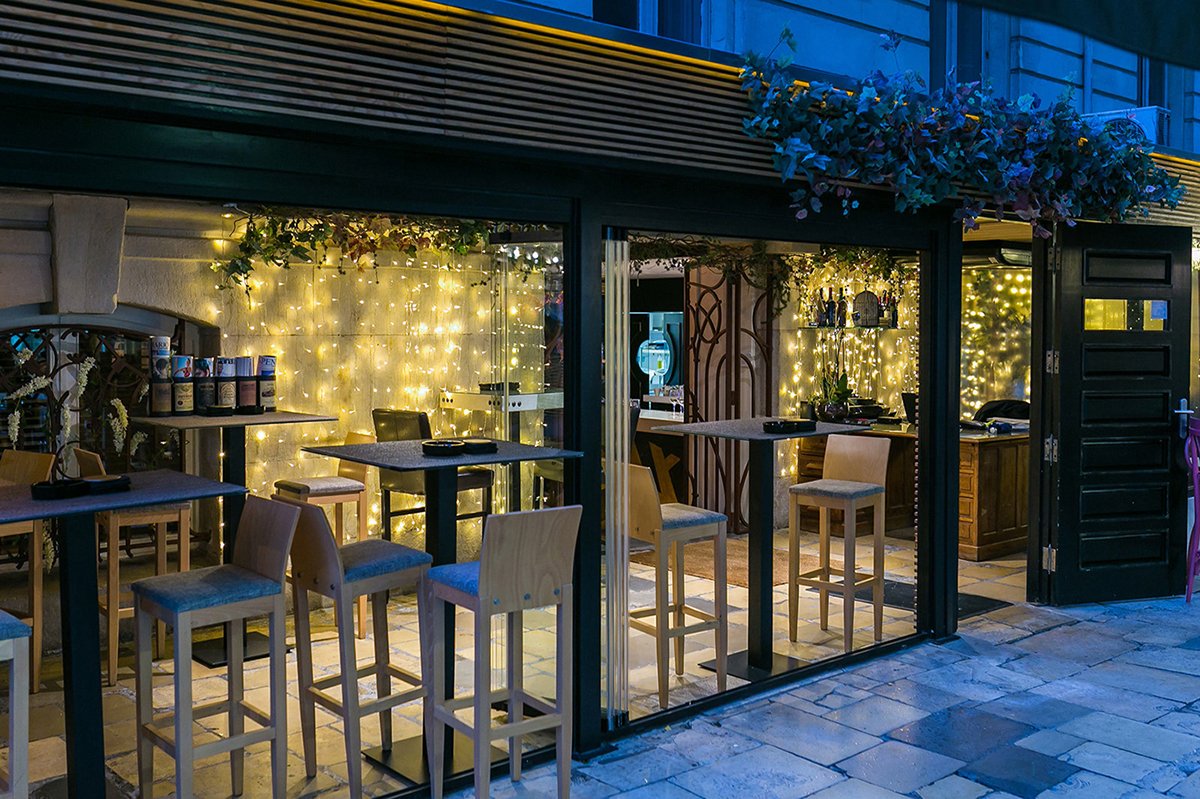 國外高端餐廳應用vi設計 國外高端餐廳應用vi設計,vi設計,餐廳vi設計,高端vi設計,餐廳應用vi設計,深圳vi設計,左右格局