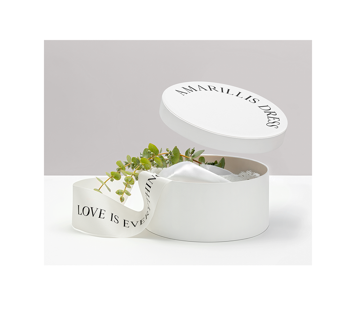 高級定制婚紗(服裝)品牌vi設計欣賞 高級定制婚紗(服裝)品牌vi設計欣賞,vi設計,品牌VI設計,服裝VI 設計,婚紗品牌VI設計,高定VI設計,深圳VI設計,左右格局