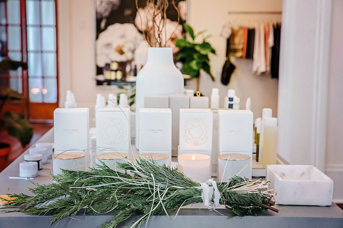 護膚品 Folio + Flores 品牌vi設計—標識設計的戰略性意義 護膚品 Folio + Flores 品牌vi設計—標識設計的戰略性意義,vi設計,標識設計,化妝品品牌vi設計,企業vi設計,品牌vi設計,化妝品vi設計,vi品牌策劃,深圳vi設計,左右格局