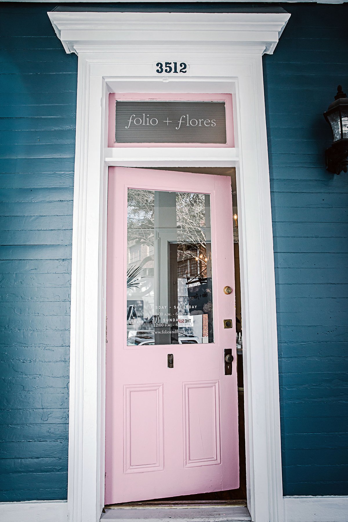 護膚品 Folio + Flores 品牌vi設計—標識設計的戰略性意義 護膚品 Folio + Flores 品牌vi設計—標識設計的戰略性意義,vi設計,標識設計,化妝品品牌vi設計,企業vi設計,品牌vi設計,化妝品vi設計,vi品牌策劃,深圳vi設計,左右格局