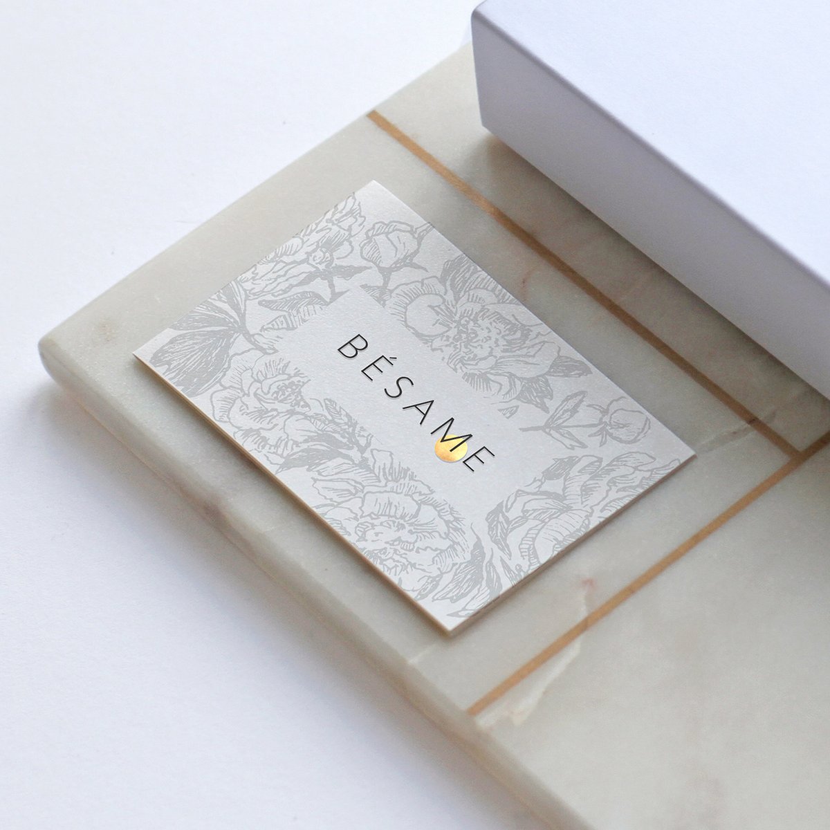 時尚輕奢珠寶VI設計如何提升品牌形象——以3組個性珠寶包裝品牌戰略為例 時尚輕奢珠寶VI設計如何提升品牌形象,珠寶VI設計,品牌形象設計,珠寶包裝設計,左右格局