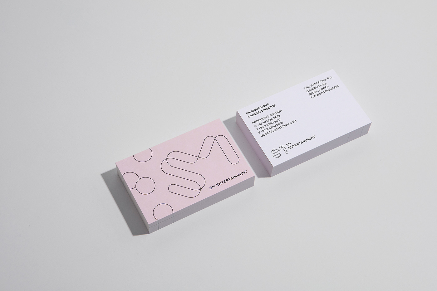 SM娛樂公司vi設(shè)計與視覺形象設(shè)計案例，企業(yè)vi設(shè)計，視覺形象設(shè)計，品牌視覺設(shè)計，深圳vi設(shè)計，左右格局
