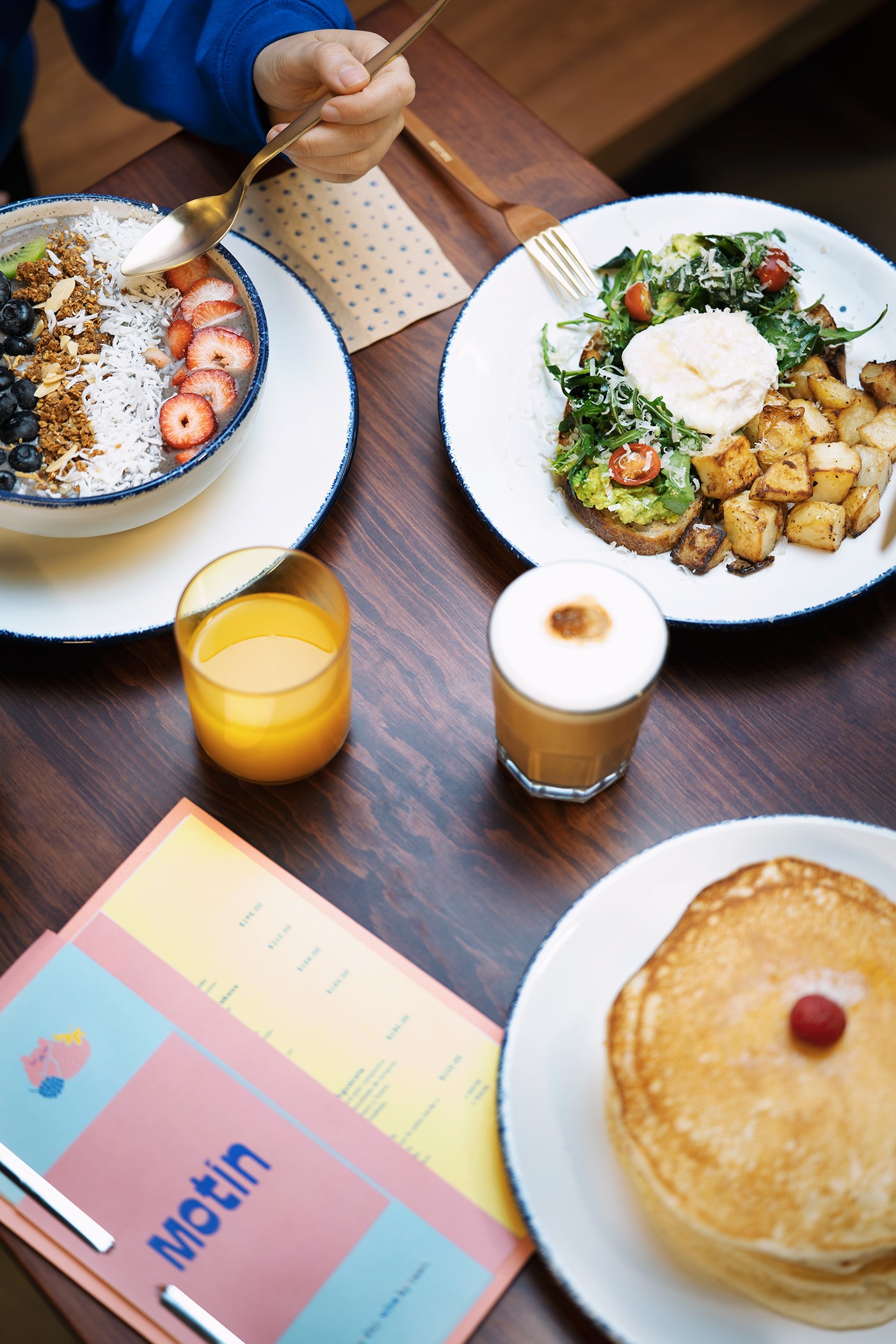 時尚街區Moti?n咖啡店品牌VI設計與形象策劃 時尚街區Moti?n咖啡店品牌VI設計與形象策劃,餐飲VI設計,餐飲品牌策劃,VI形象設計,深圳VI設計,左右格局