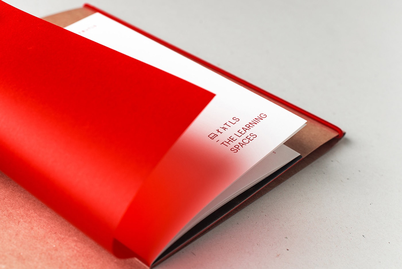 國外Learning Spaces家具企業VI設計和logo設計，家具VI設計，企業VI設計，VI形象設計，深圳VI設計，左右格局