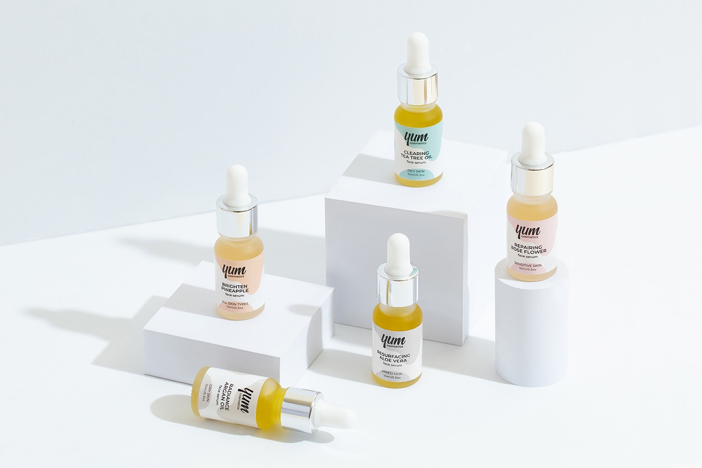 Yum高級手工零售化妝品精品店品牌VI設計，化妝品VI設計，高端VI設計，品牌視覺設計，深圳VI設計，左右格局